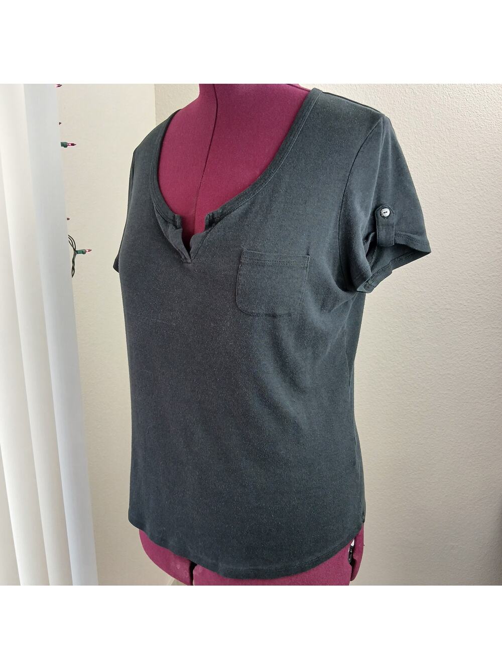 Amber Sun Black Short Sleeve T-shirt XL tee chest pocket roll tab split V-neck